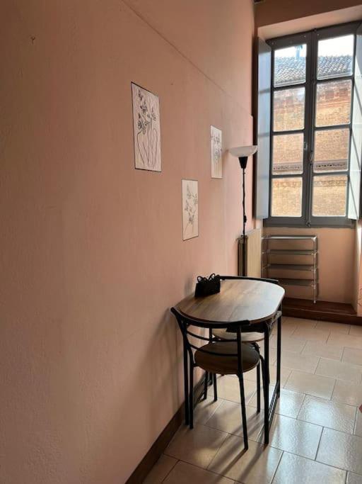 Minimal Studio Con Travi A Vista Piacenza Bagian luar foto